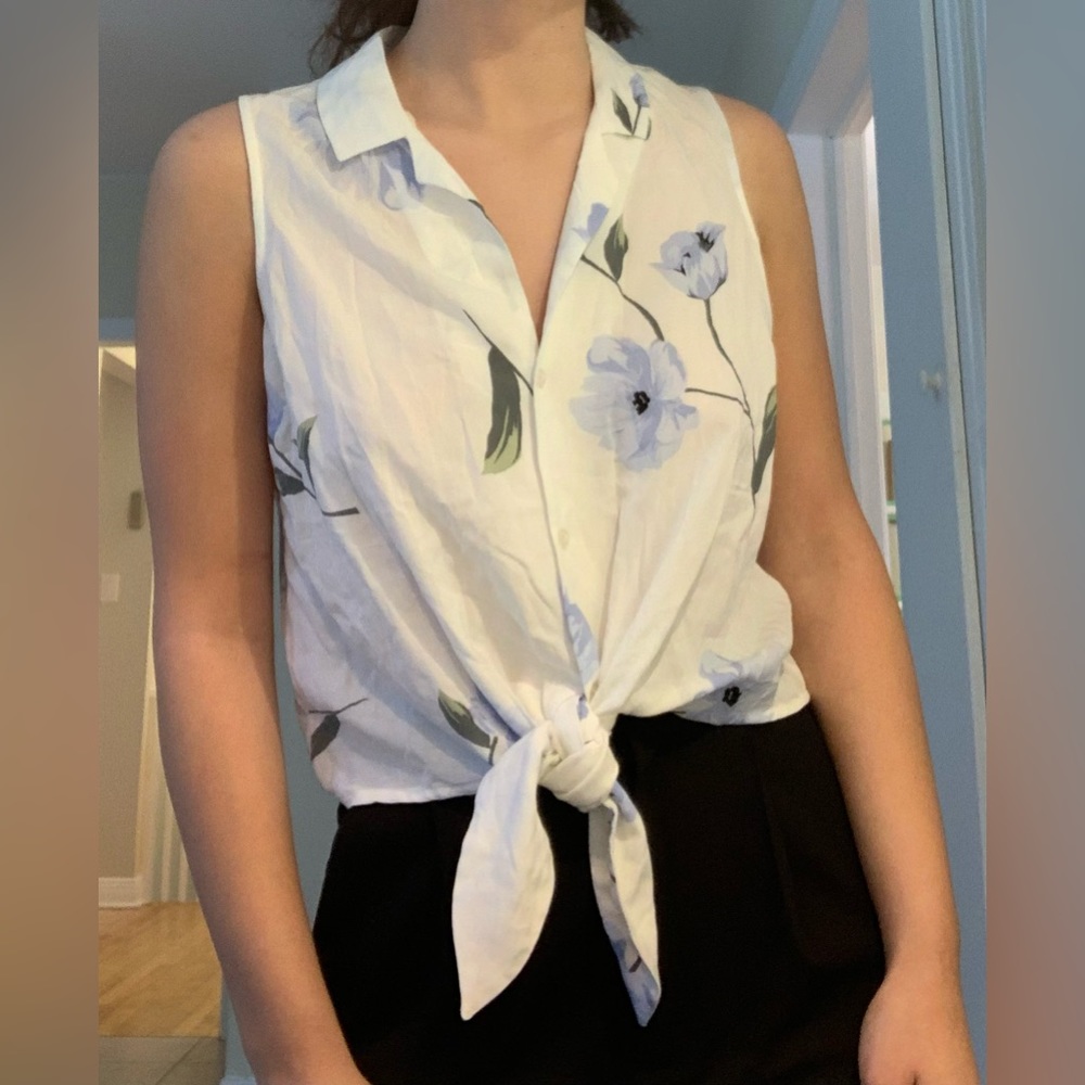Dynamite Floral Front Tie Blouse